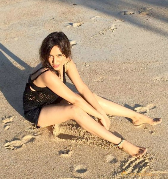 Neha Sharma's Latest Photos On The beach Side