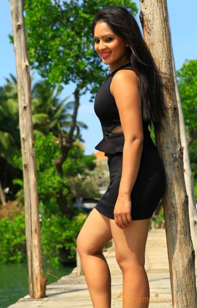  Nikesha Patel 