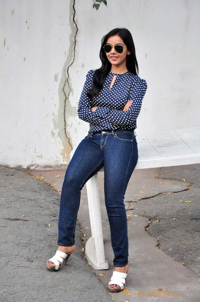  Nithya Shetty New Photoshoot 