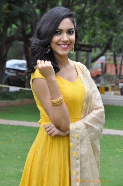 Pellichoopulu Fame Ritu Varma Latest Pics