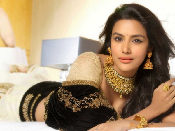  Priya Anand Beautiful Photos 