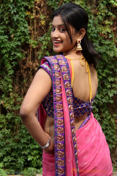  Priya Anduluri Pink Saree Pics 