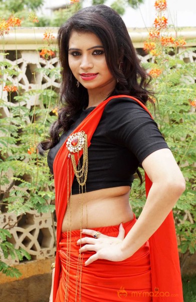  Priyanka Ramana Red Saree Pics 