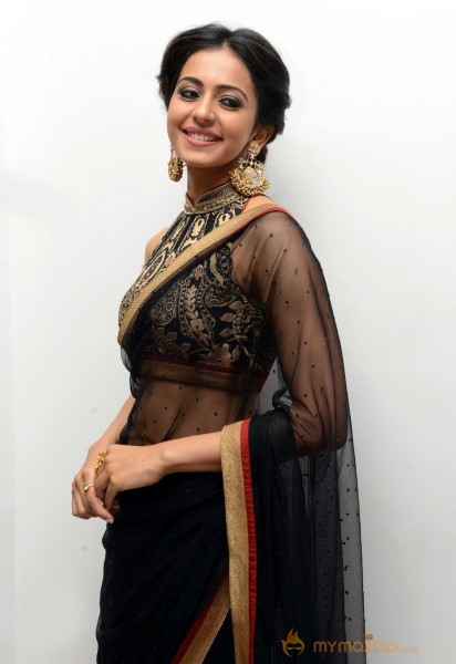  Rakul Preet Singh Beautiful Black Dress Pics 