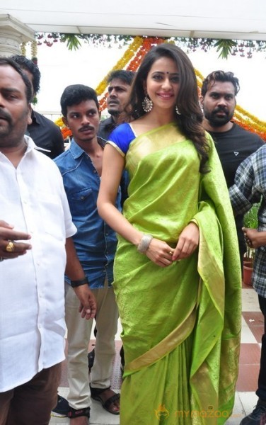 Rakul Preet Singh Inaugurates LPT Market Stills