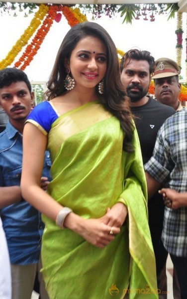 Rakul Preet Singh Inaugurates LPT Market Stills