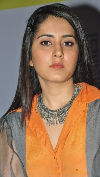 Rashi Khanna New Photos