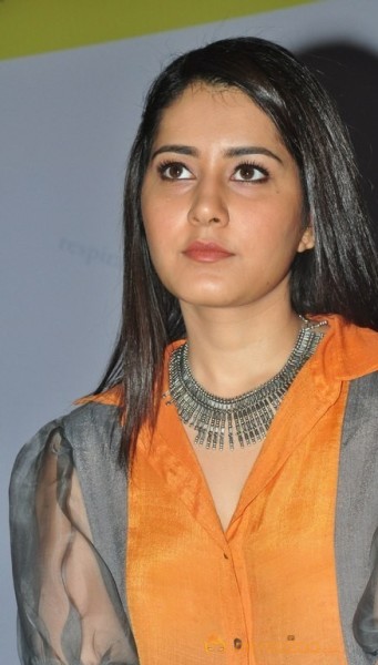 Rashi Khanna New Photos