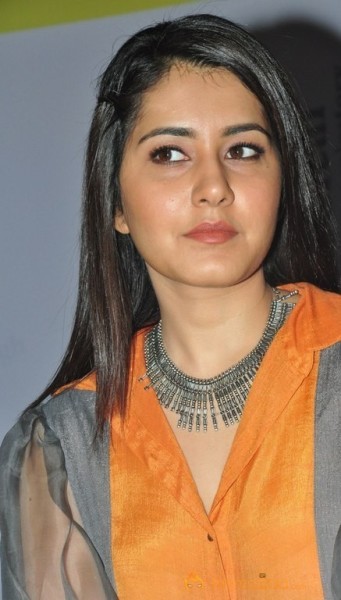 Rashi Khanna New Photos