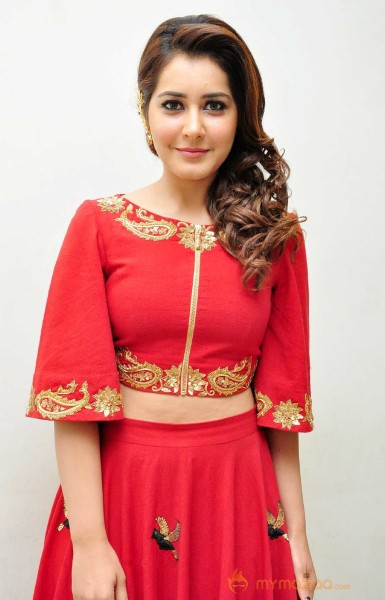  Rashi Khanna 