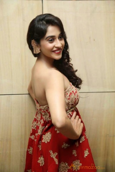 Regina Cassandra Hot Stills