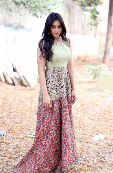  Regina Cassandra New Stills 