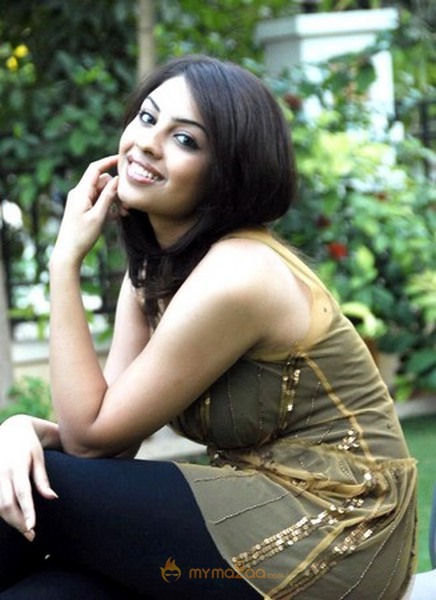 Richa Gangopadhyay Latest hottest Gallery