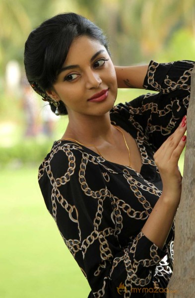  Sanam Shetty 