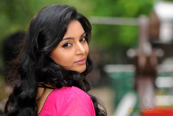  Sanam Shetty Premikudu Movie Stills 