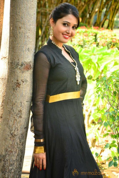  Sandra Amy Beautiful In Black Dress 