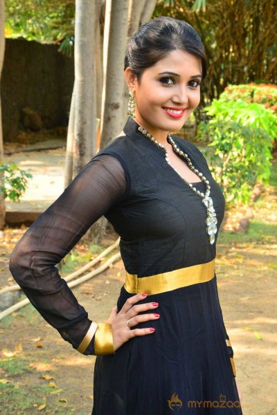  Sandra Amy Beautiful In Black Dress 