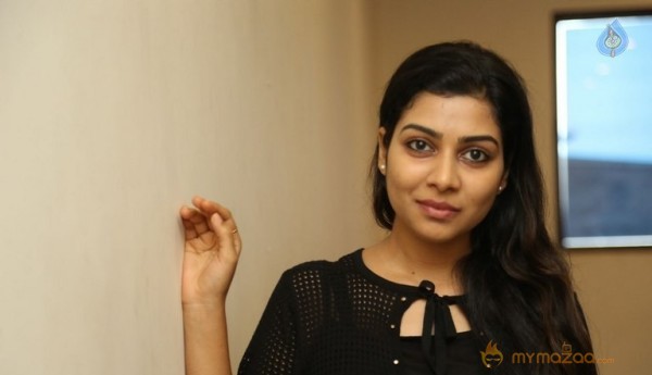 Satna Titus Bichagaadu Heroine Press Meet Photos