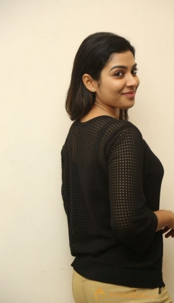 Satna Titus Bichagaadu Heroine Press Meet Photos