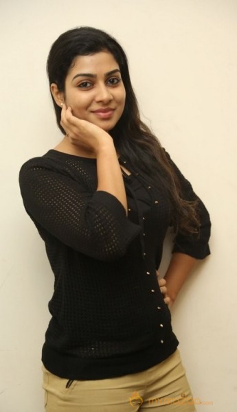 Satna Titus Bichagaadu Heroine Press Meet Photos