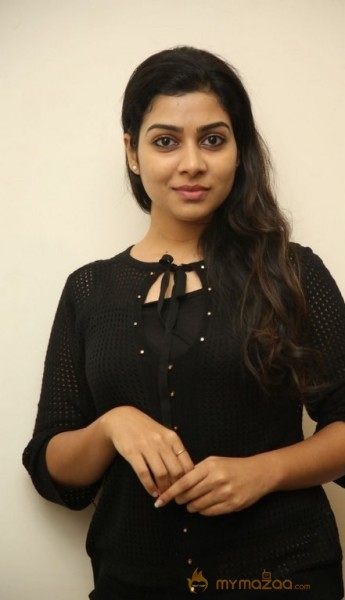 Satna Titus Bichagaadu Heroine Press Meet Photos