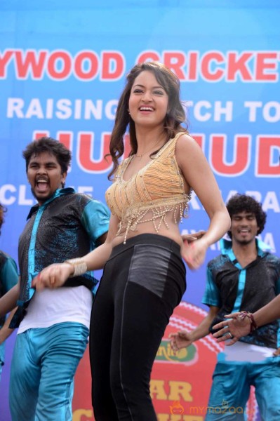  Shanvi Dance At Hudhud Fund Raising 