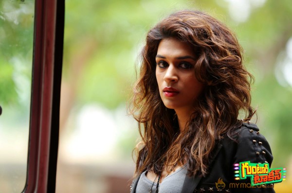  Shraddha Das Stills From Guntur Talkies Movie 