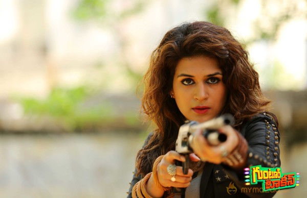  Shraddha Das Stills From Guntur Talkies Movie 