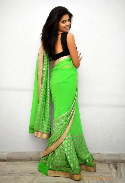  Shravya Beautiful In Green Saree Pics 