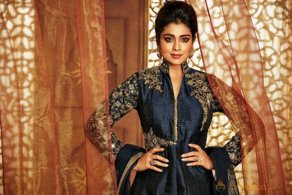 Shriya Saran Latest Photo shoot stills