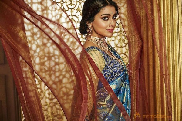 Shriya Saran Latest Photo shoot stills