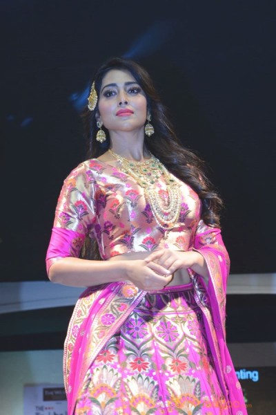 Shriya Saran Latest Pics