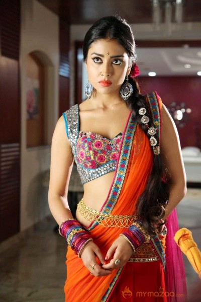  Shriya Saran 