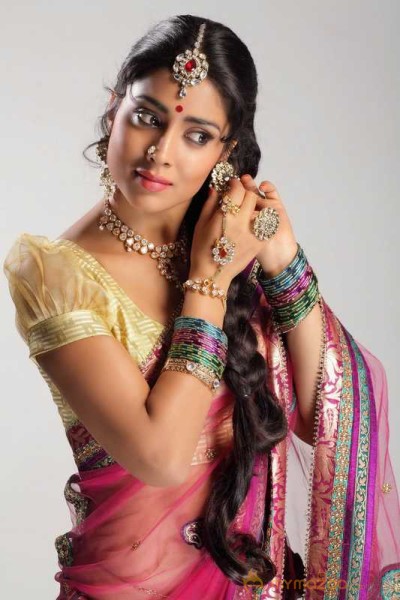  Shriya Saran 