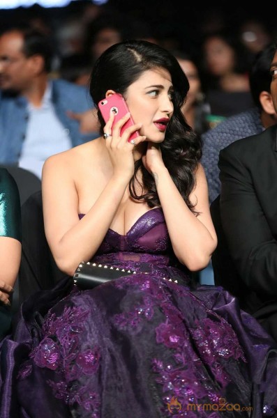  Shruti Haasan New Photoshoot 