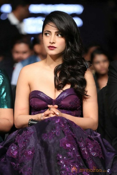  Shruti Haasan New Photoshoot 