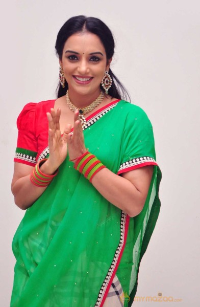  Shweta Menon Saree Stills 