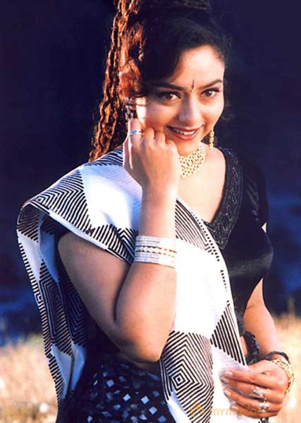  Soundarya 