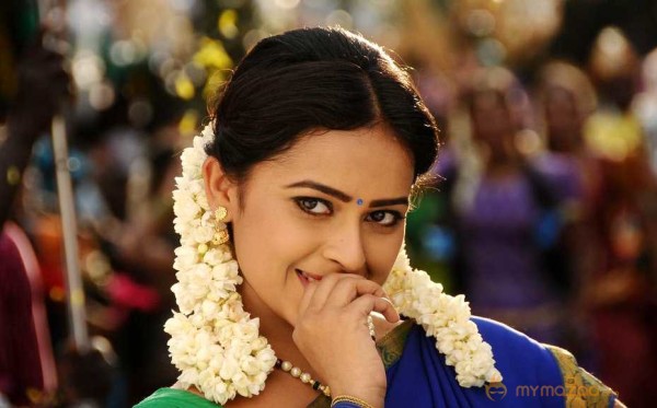  Sri Divya Close Up Pics 