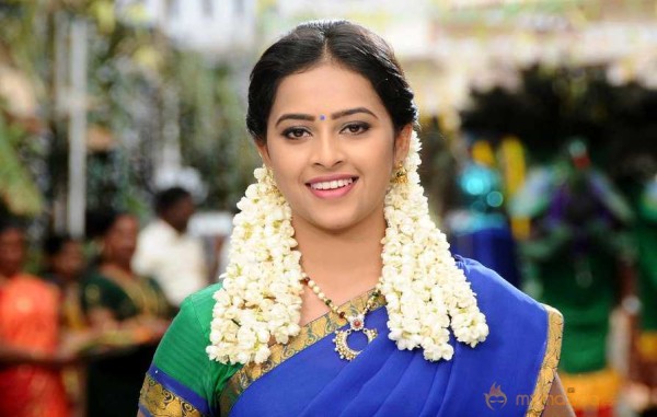  Sri Divya Close Up Pics 