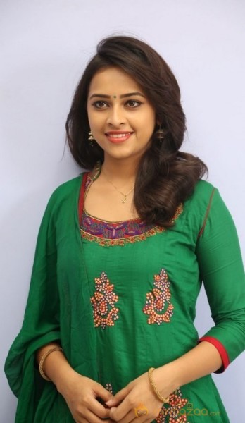 Sri Divya New Latest Gallery