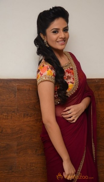 Srimukhi Hot Stills at Pelli Choopulu Audio 