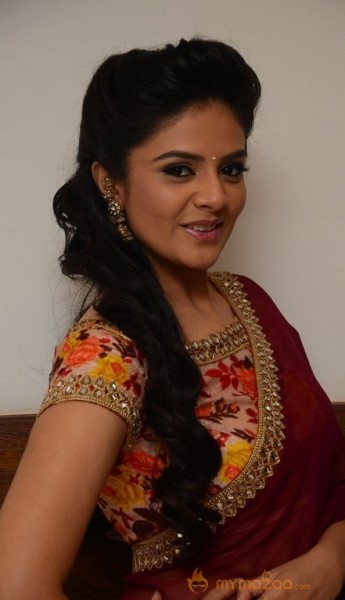 Srimukhi Hot Stills at Pelli Choopulu Audio 