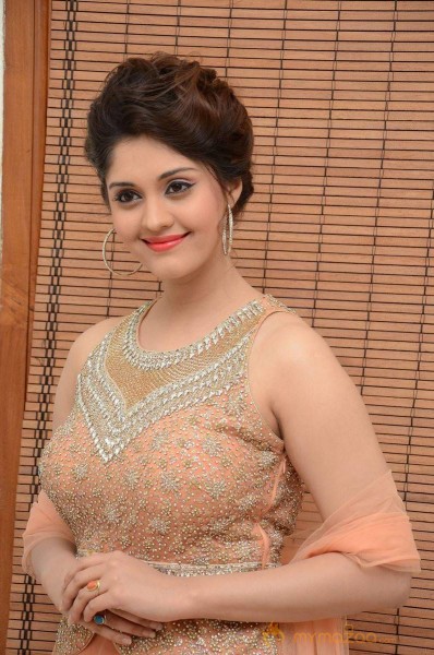 Surabhi Stills At Gentleman Movie Audio Launch