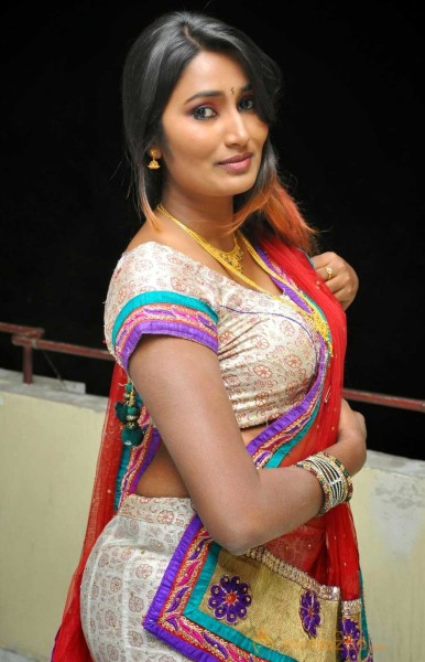  Swathi Naidu Photoshoot 