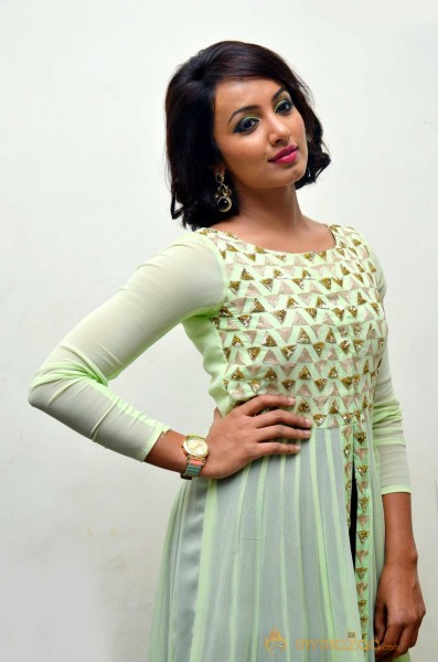  Tejaswi Madivada Latest Pics 