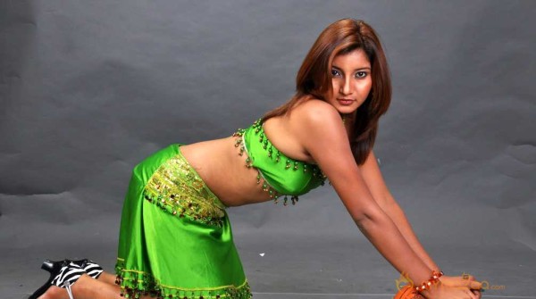  Vinisha Naidu Green Dress Pictures 