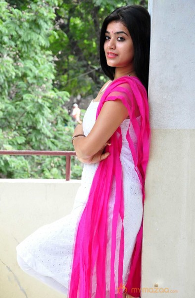  Yamini Bhaskar Photoshoot At Keechaka Movie Press Meet 