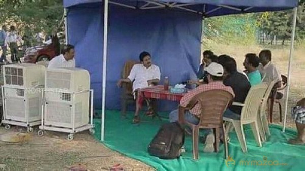 Pawan Kalyan's Katamarayudu Working Stills