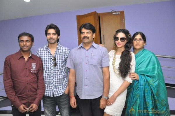 Adda Movie PressMeet Photos